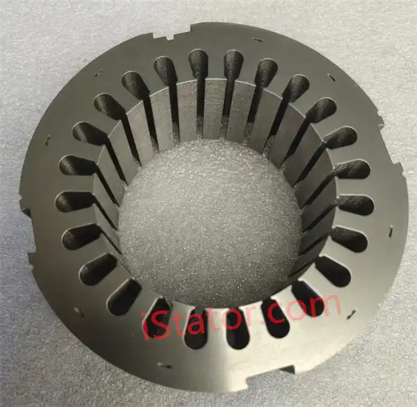 Explorando os benefícios do processamento avançado de intertravamento em laminações de rotor e estator