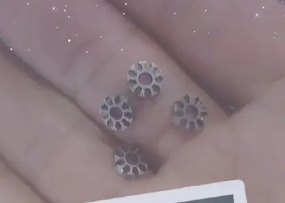 Innovation et défis dans la technologie des applications médicales par drones du point de vue de la fabrication d'emboutissage de micro-moteurs